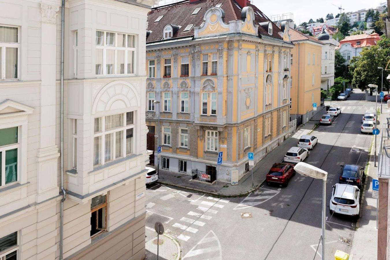 Diamond Residence In Old Town With Free Parking Братислава Экстерьер фото