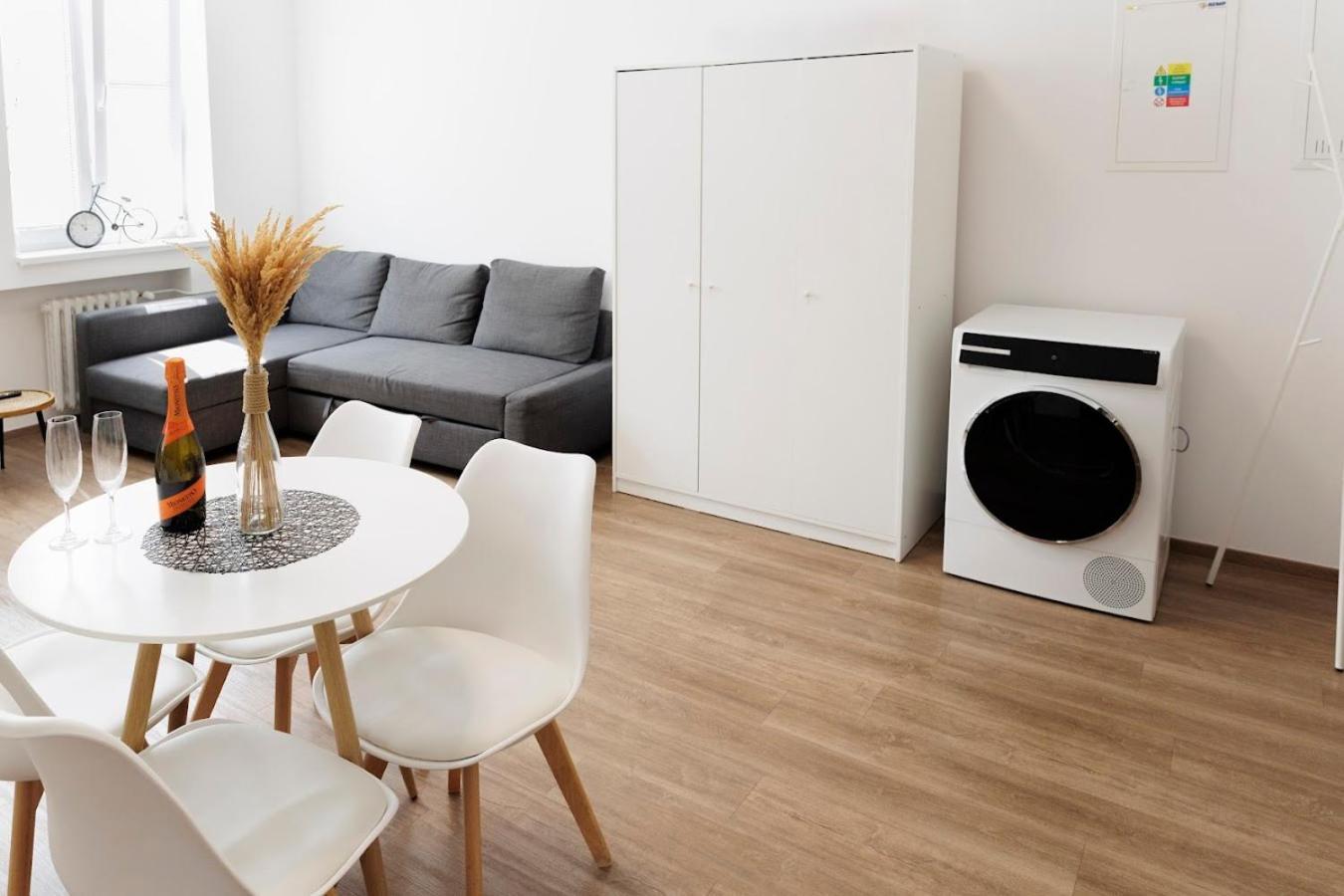 Diamond Residence In Old Town With Free Parking Братислава Экстерьер фото